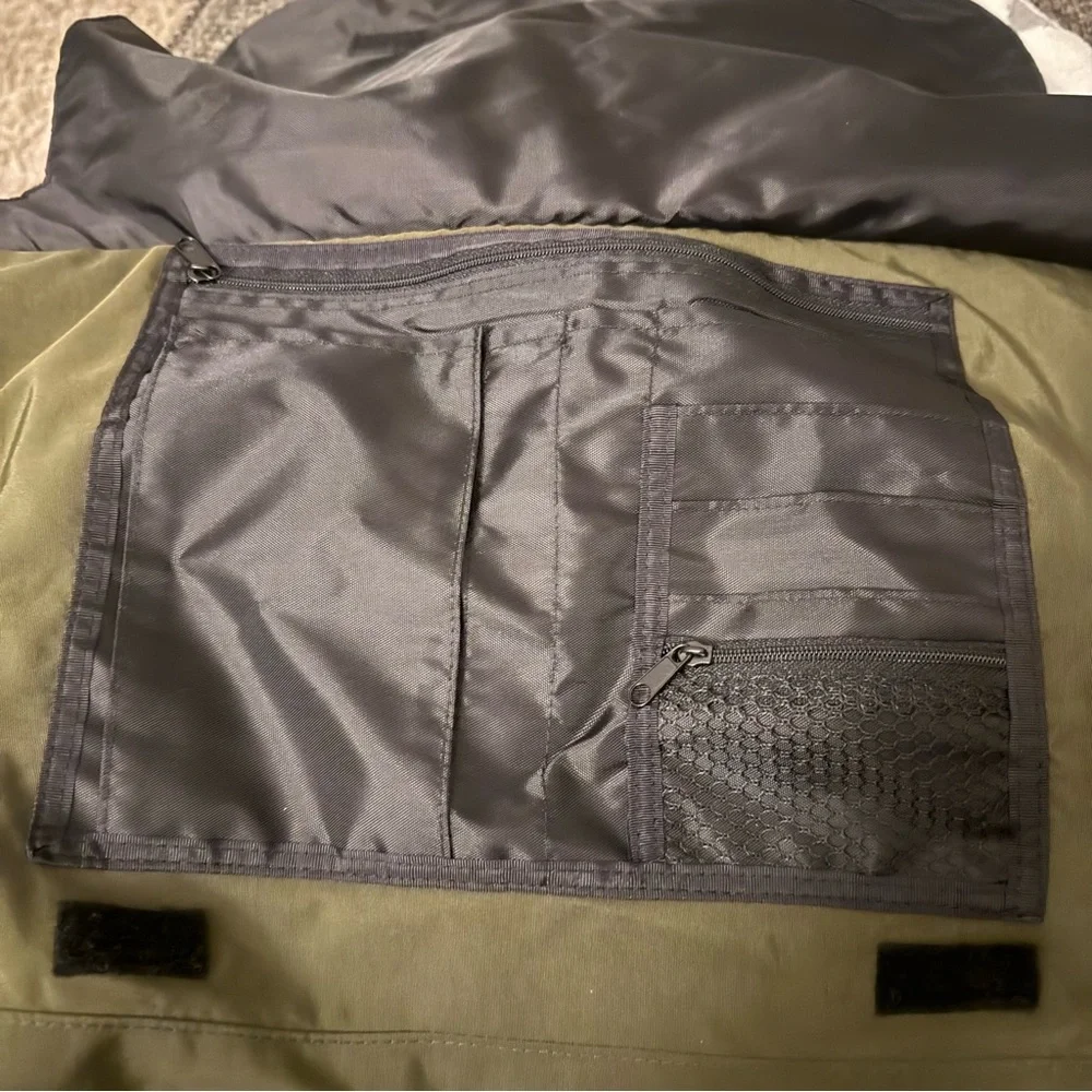 HUGO BOSS Nylon Unisex Messenger Bag Olive Green Red Zip Flap‎ Shoulder Strap